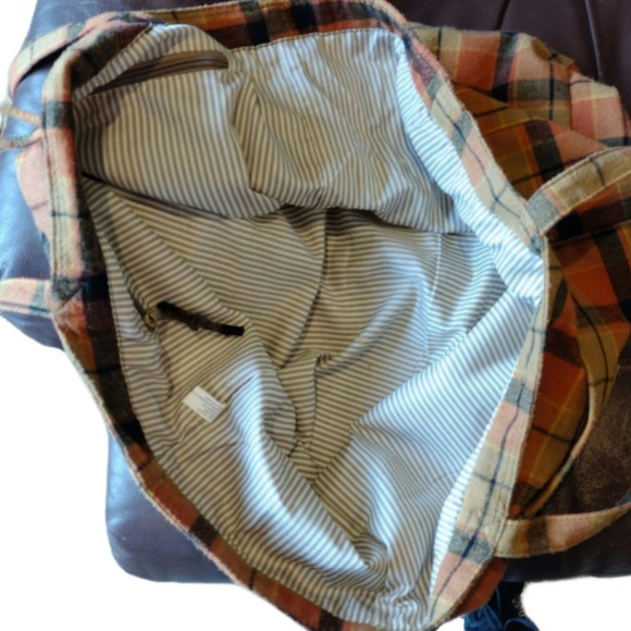 💸$10 Maurices Plaid Overnight Day Bag - Picture 4 of 4